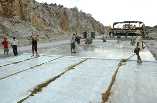 道路高聚物改性沥青防水涂料介绍